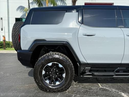 2024 GMC HUMMER EV SUV 2X