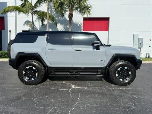 2024 GMC HUMMER EV SUV 2X