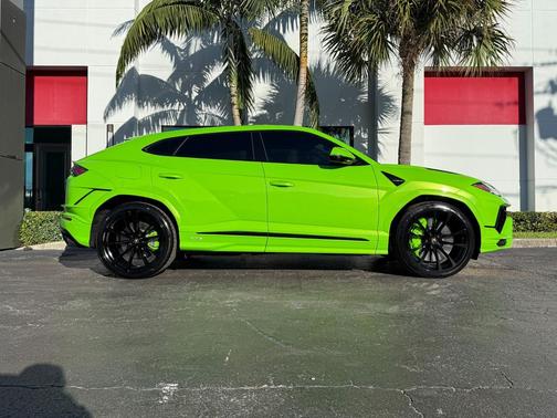 2024 Lamborghini Urus S
