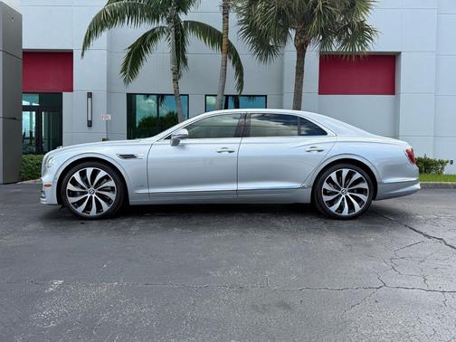 2022 Bentley Flying Spur W12