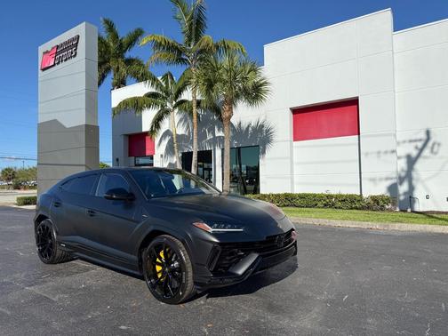 2024 Lamborghini Urus S