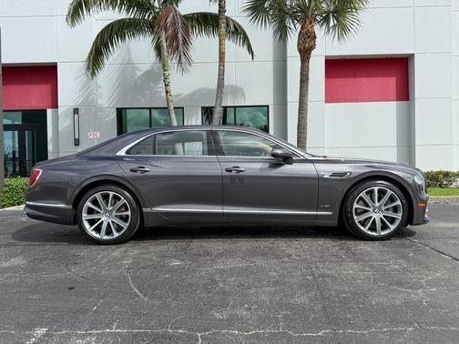 Silver 2021 Bentley Flying Spur W12