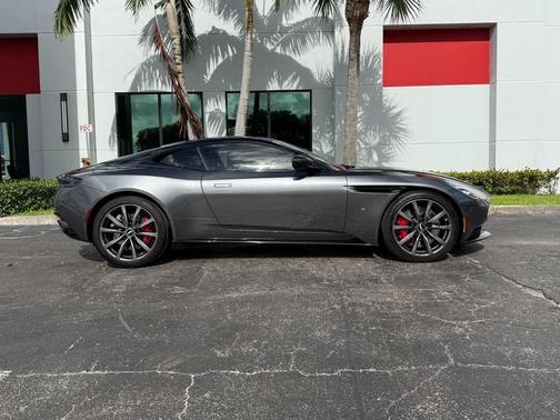 2018 Aston Martin DB11 V12