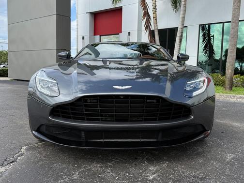 2018 Aston Martin DB11 V12