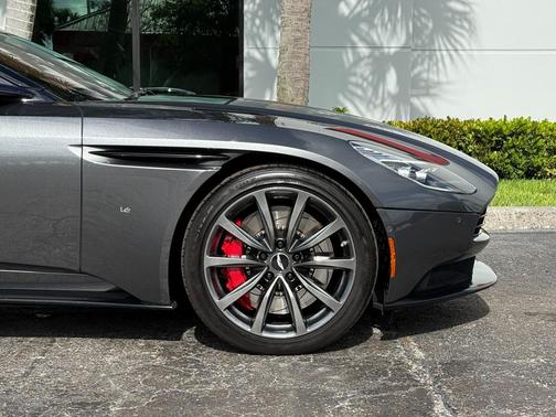 2018 Aston Martin DB11 V12