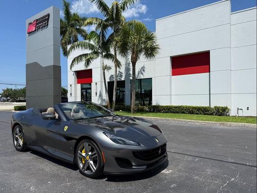 Grigio Silverstone Metallic 2019 Ferrari Portofino Base