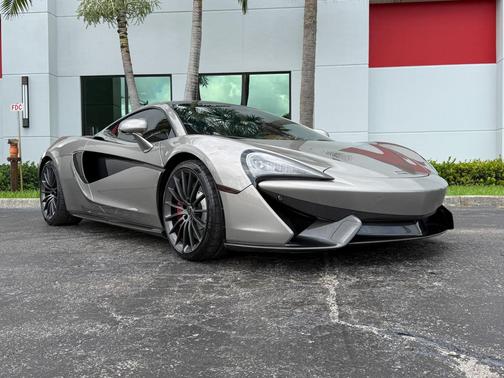 2017 McLaren 570GT Base