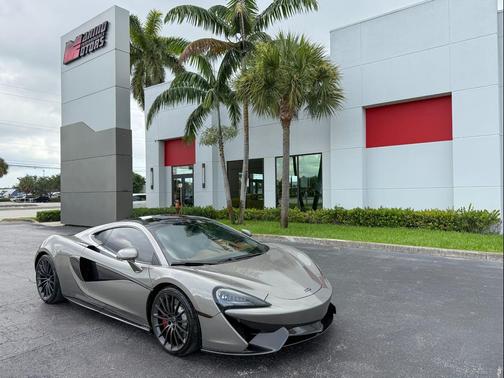 2017 McLaren 570GT Base