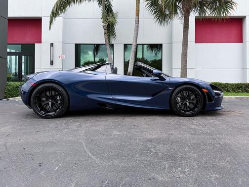 2020 McLaren 720S Base