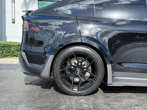 2022 Tesla Model X Plaid Tri Motor All-Wheel Drive