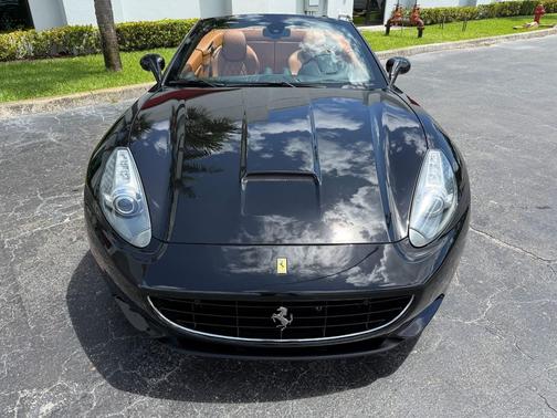 2012 Ferrari California Base
