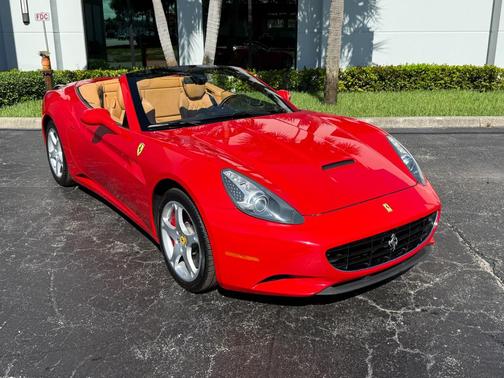 2013 Ferrari California Base