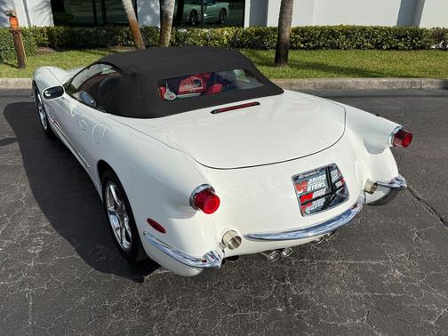 2004 Chevrolet Corvette Base