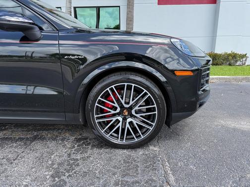 2025 Porsche Cayenne Cayenne S E-Hybrid
