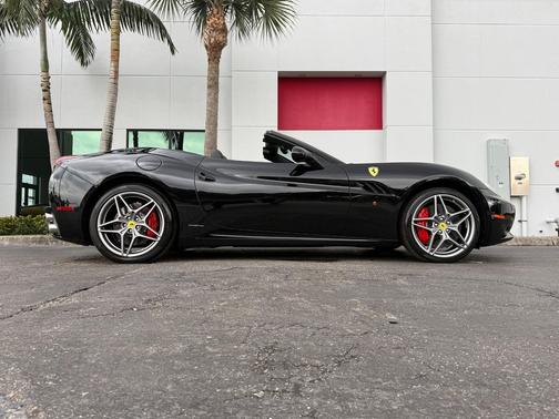 2013 Ferrari California Base