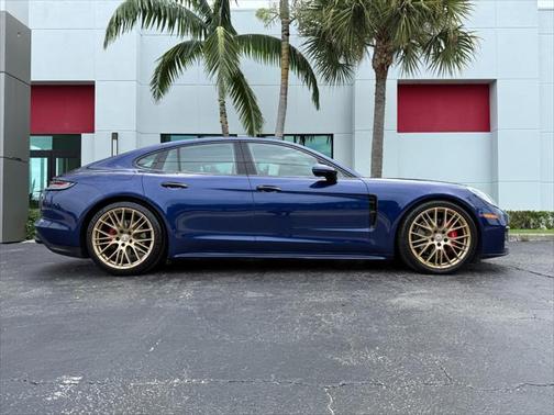 2022 Porsche Panamera 4S