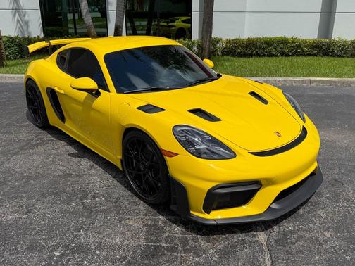 2025 Porsche 718 Cayman GT4 RS