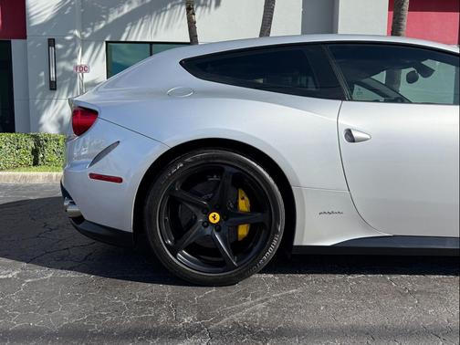 2012 Ferrari FF Hatchback