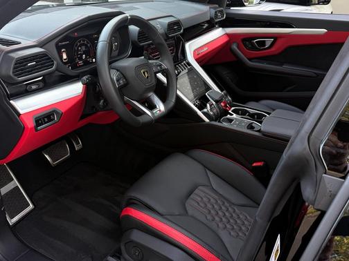 2024 Lamborghini Urus S