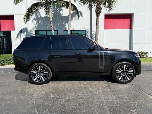 2023 Land Rover Range Rover P530 SE