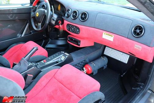 Photo 2 of 32 of 2004 Ferrari Challenge Stradale
