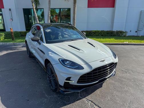 2023 Aston Martin DBX 707
