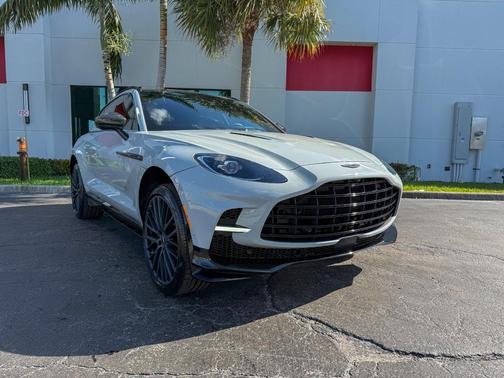 2023 Aston Martin DBX 707