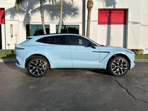 2022 Aston Martin DBX SUV