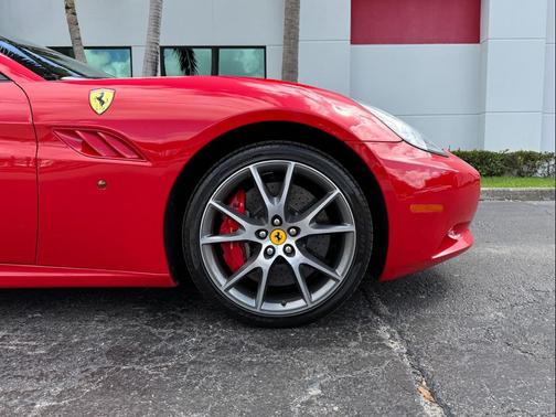 2012 Ferrari California Base