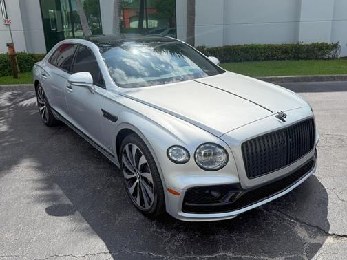 Silver 2022 Bentley Flying Spur W12