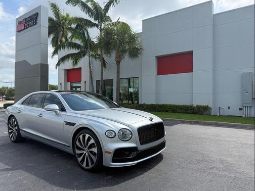 Silver 2022 Bentley Flying Spur W12