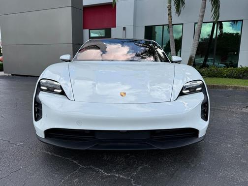 2022 Porsche Taycan GTS