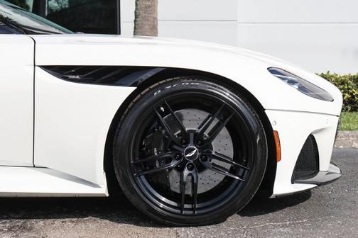 2019 Aston Martin DBS Superleggera