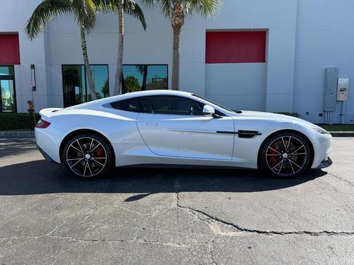 2014 Aston Martin Vanquish Coupe