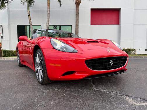 2010 Ferrari California Base