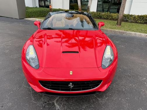 2010 Ferrari California Base