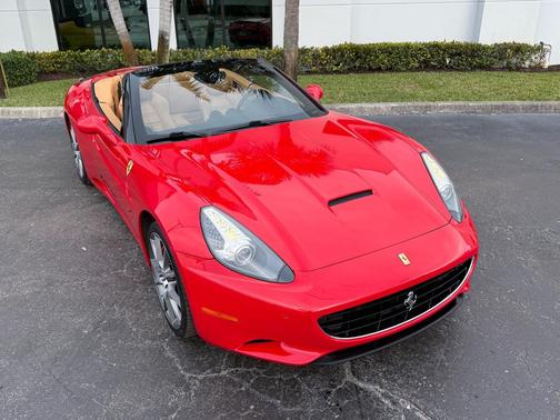 2010 Ferrari California Base