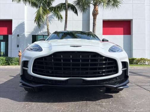2023 Aston Martin DBX 707