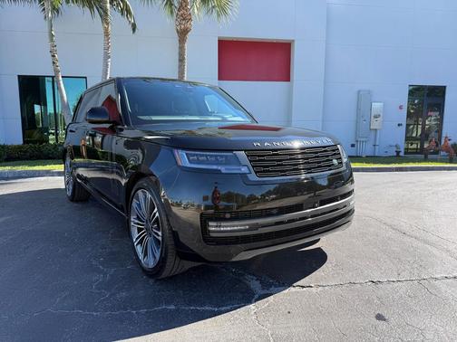 2025 Land Rover Range Rover P400 SE 7 Seat