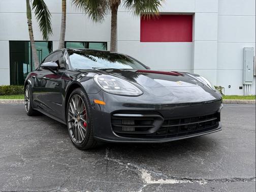 2022 Porsche Panamera 4S