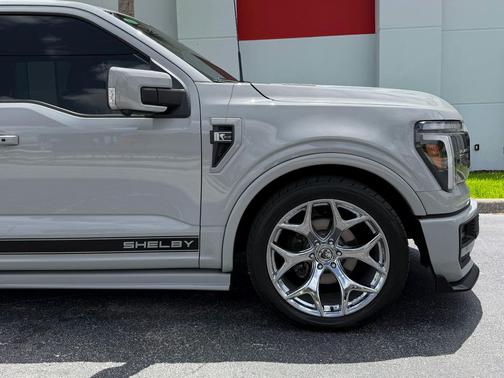 Avalanche 2024 Ford F-150 Lariat