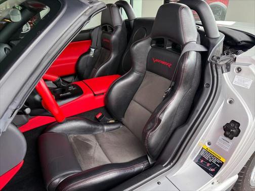 2005 Dodge Viper SRT10