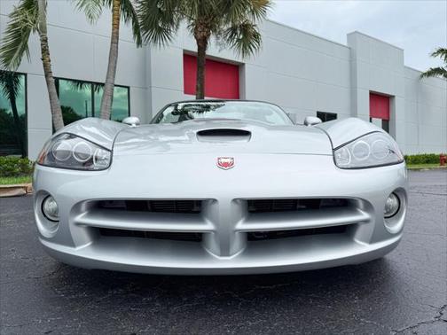 2005 Dodge Viper SRT10