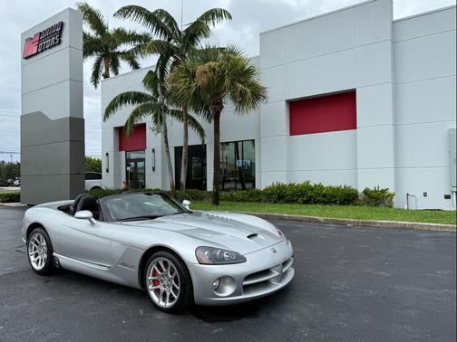 2005 Dodge Viper SRT10