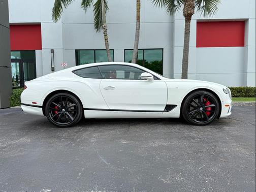 White 2021 Bentley Continental GT V8