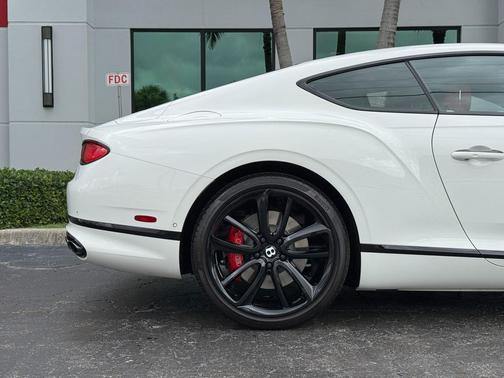 White 2021 Bentley Continental GT V8