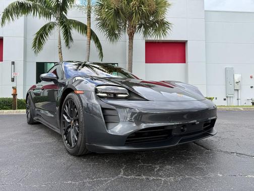 2022 Porsche Taycan GTS