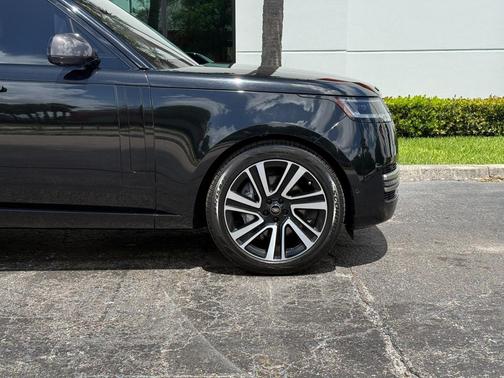 2023 Land Rover Range Rover P400 SE