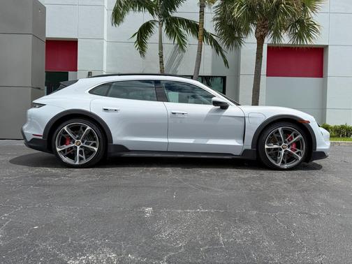 2024 Porsche Taycan 4S