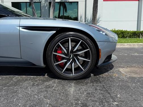 2018 Aston Martin DB11 V12